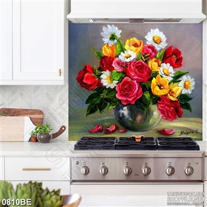 Tranh vẽ bình hoa tươi trên tường bếp