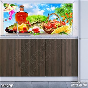 Tranh bếp chai rượu ngoại trên bàn đầy trái cây