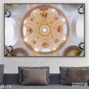 Tranh trần xuyên sáng lâu đài hoàng gia