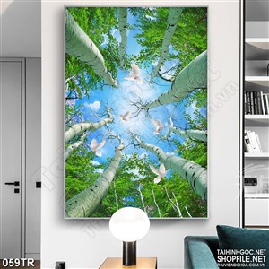 Tranh trần in uv rừng cây xanh dưới bầu trời xanh