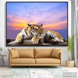 Tranh hổ thần đơn độc giữa trời hoàng hôn in canvas