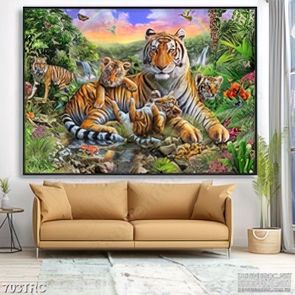 Tranh psd gia đình hổ trong rừng xanh in kính
