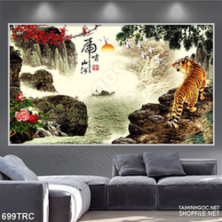 Tranh hổ thần bên những con thác đổ in canvas