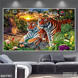 Tranh trang trí song hổ rình mồi in kính