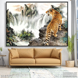 Tranh trang trí hổ thần trên vách núi