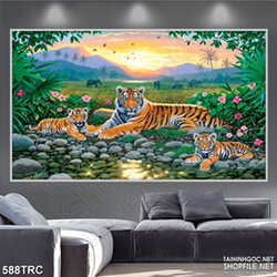 Tranh in uv gia đình nhà hồ trong rừng xanh