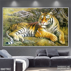 Tranh nghệ thuật hổ uy nằm trên vách đá in gạch men