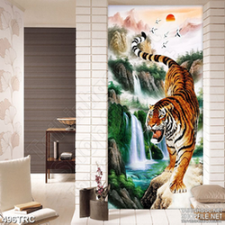 PSD tranh hổ uy gầm vang núi trang trí