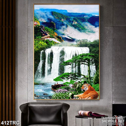 Tranh hổ gầm trên đỉnh thác in gạch men nghệ thuật