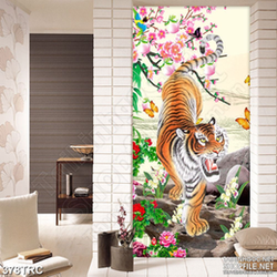 Tranh in uv hổ chúa bên rừng đào treo tường