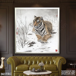Tranh psd chú hổ nằm trên núi tuyết in gạch men