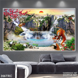 PSD tranh hổ gầm bên rừng đào trang trí