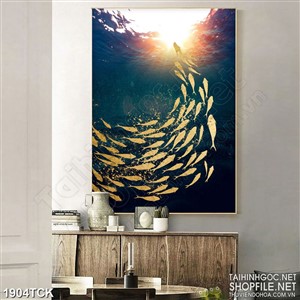 Tranh psd sơn dầu cá chép vàng trong lòng hồ nước trong