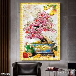 Tranh chậu bonsai hoa đào bên những thỏi vàng in gạch men