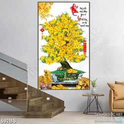 Tranh chậu bonsai in canvas mai vàng nở rộ bên cá chép vàng