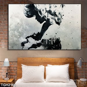 Tranh ghép psd mái tóc xù che khuất gương mặt của cô gái