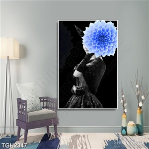 Tranh ghép decor bông hoa màu xanh lam và người đẹp
