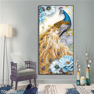 Tranh ghép psd chú chim công có chiếc đuôi màu vàng óng