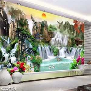 Tranh thác nước hùng vĩ và ngôi đền bên chân núi Tranh thác nước hùng vĩ và ngôi đền bên chân núi