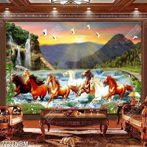 Tranh trang trí tường nghệ thuật bát mã truy phong trên con thác nhỏ