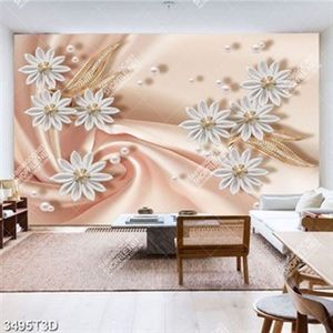 Tranh lụa hoa và ngọc trai trang trí phòng ngủ sang trọng