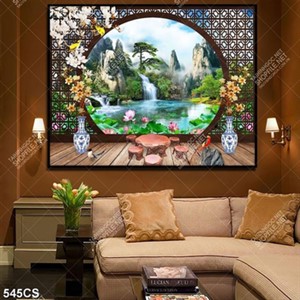 Tranh phong thủy bên khung cửa trang trí phòng khách