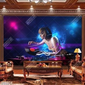 Tranh nữ DJ