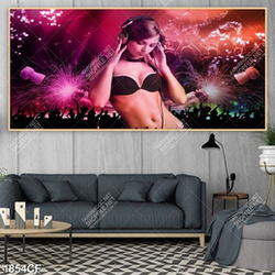 Tranh nữ DJ sexy