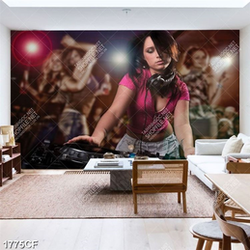 Tranh nữ DJ sexy