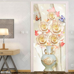 Tranh bình hoa in uv những bông hồng giả ngọc và đàn bướm