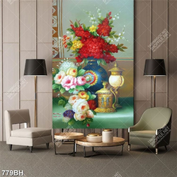 Tranh bình hoa trang trí chiếc đèn thắp sáng và bình hoa hồng