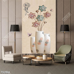 Tranh bình hoa in uv bông hoa màu hồng bên đàn bướm