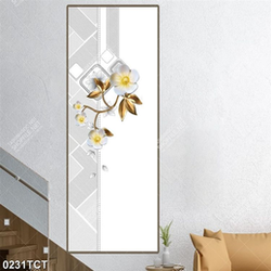 Tranh hoa mai và họa tiết cửa