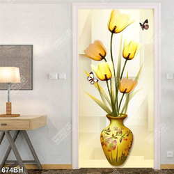 Tranh bình hoa trang trí chú bướm xinh bên bông hoa tulip
