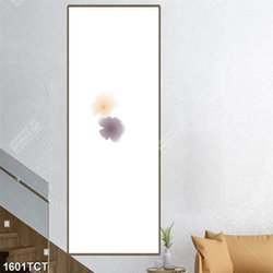 Tranh cánh hoa in kính khổ dọc