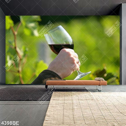 Tranh ly rựou vang in kính bếp