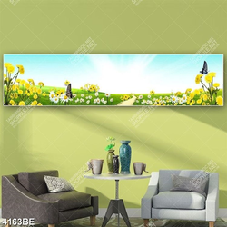 Tranh con đường trên cỏ và hoa in kính bếp