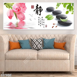 Tranh hoa tulip và sỏi in kính bếp