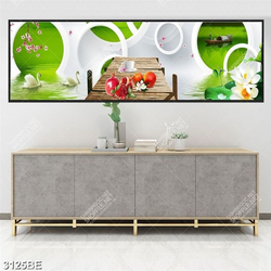 Tranh chim thiên nga in kính bếp