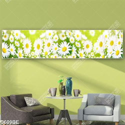 Tranh in hoa cúc kính bếp