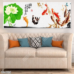 Tranh cá chép và hoa Sen in kính bếp