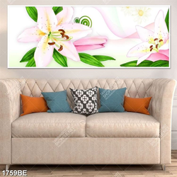 Tranh hoa Ly in kính bếp