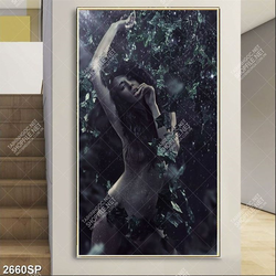 Tranh người đẹp bên cành dây leo nghệ thuật