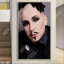 Tranh spa gương mặt cá tính của cô gái trẻ