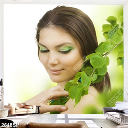 Tranh spa cô gái bên cành cây xanh
