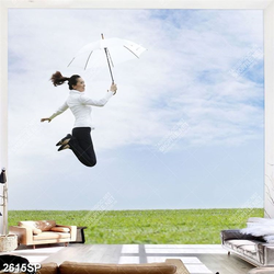 Tranh spa cô gái mặc áo sơ mi trắng cầm dù nhảy cao