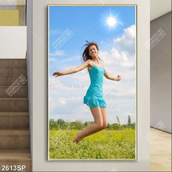 Tranh cô gái mặc váy xanh trong vườn hoa treo tường spa