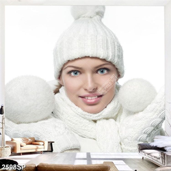 Tranh cô gái mùa đông ấm áp treo tường spa