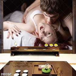 Tranh cặp đôi ôm nhau trên giường ngủ treo tường spa