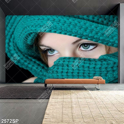 Tranh cô gái với đôi mắt đẹp treo tường spa